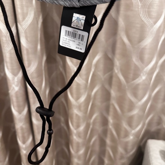 LA Lakers Bucket Hat - NWT - Picture 5 of 8